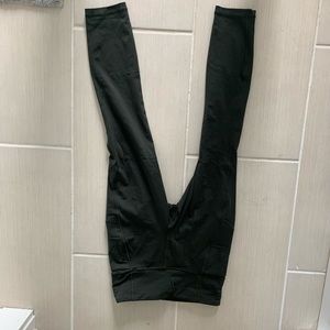 Woman’s lululemon speed up tight